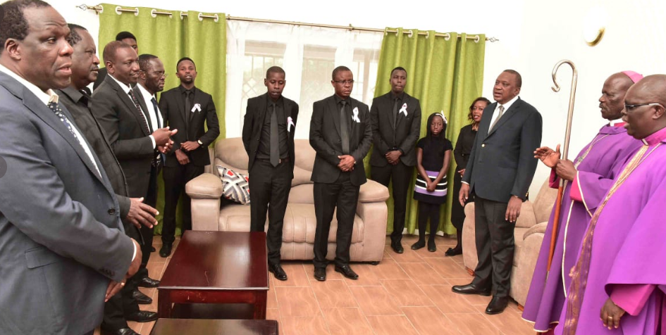 President Uhuru Kenyatta, his deputy William Ruto, Raila Odinga, Wycliffe Oparanya and Kisumu Governor Anyang' Nyong'o with the family of the late Joyce Laboso