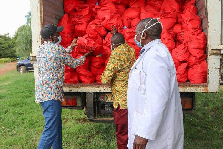 DP William Ruto visits Uhuru's backyard to distribute food