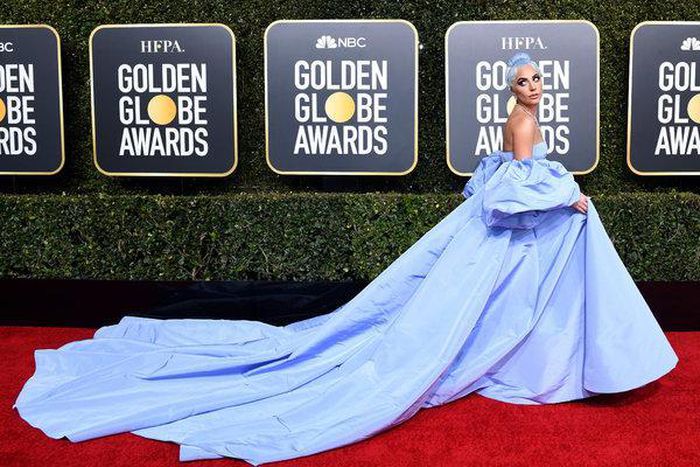 What color is Lady Gaga's dress at the Golden Globes?