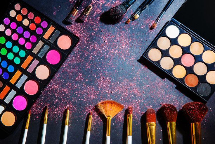 Makeup palette (Pinterest)