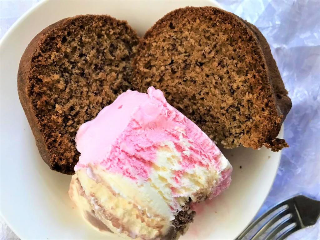 Recipe with a Pulselive twist: The ultimate bundt-style spiced Banana Bread (serving suggestion)