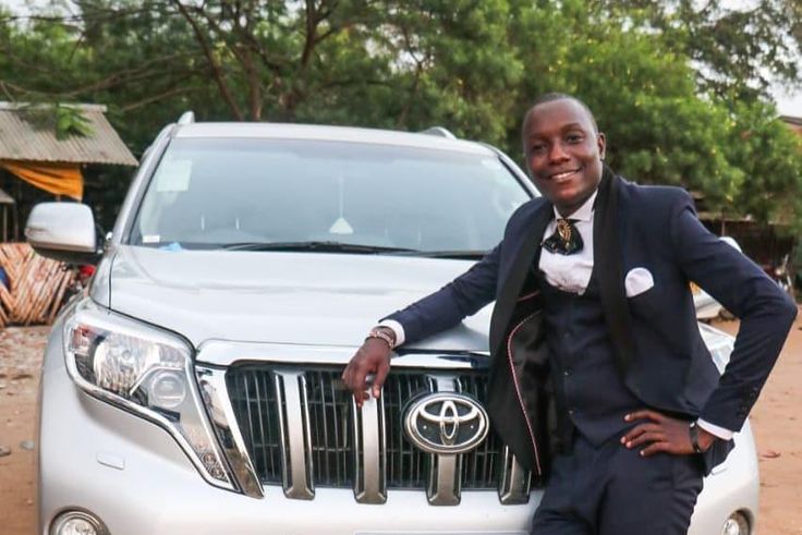 Radio Maisha’s Mbaruk Mwalimu acquires brand new Car (Photos)