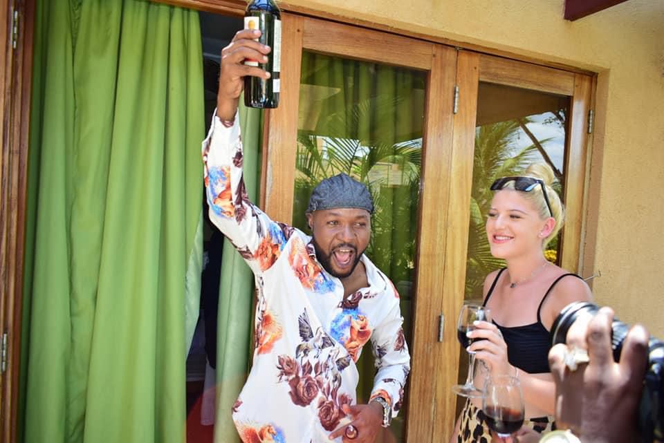 KTN Journalist proposes to Mzungu girlfriend (Chanji/Facebook)