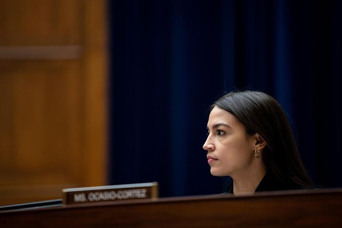 Louisiana Police Officer on Facebook Says Alexandria Ocasio-Cortez 'Needs a Round'