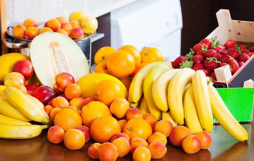 This is a guide to properly cleaning our fruits and vegetables, what you should and shouldn’t use, and how to do it in a way that’s both effective and gentle on your produce.