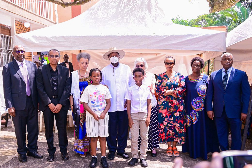 President Yoweri Museveni with the Late George Kanyeihamba's family