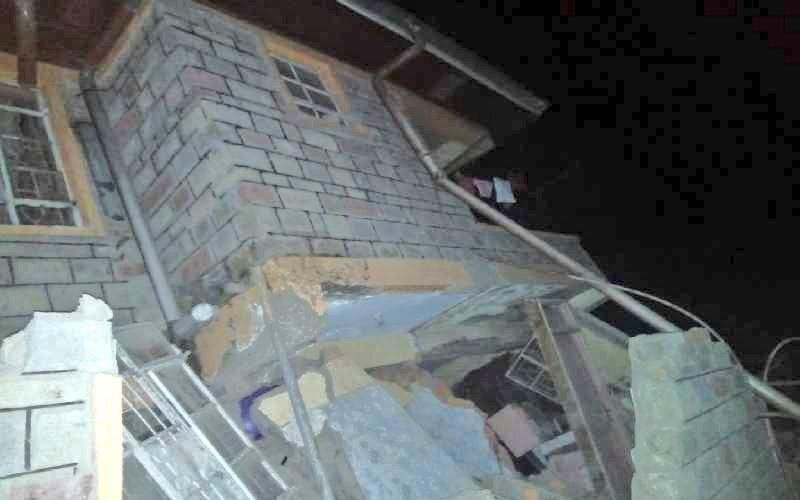 4 Storey building collapses, several trapped inside