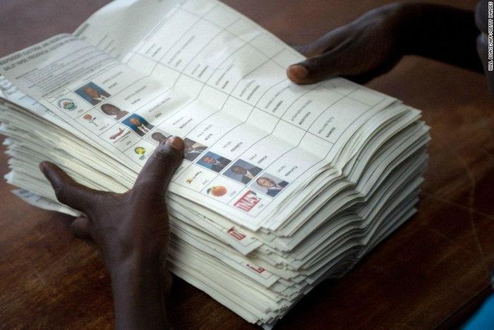 ___7579760___2017___11___10___9___A+voting+assistant+stacks+ballot+papers+marked+with+a+vote+for+presidential+candidate+Raila+Odinga+to