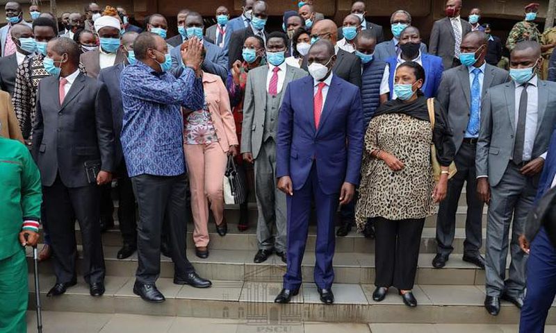 File image of President Uhuru Kenyatta, DP Ruto and Jubilee party lawmakers at a recent meeting
