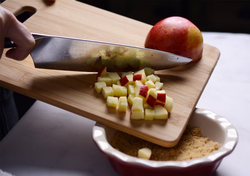 Scraping food with knife makes the knife dull (FN Sharp)