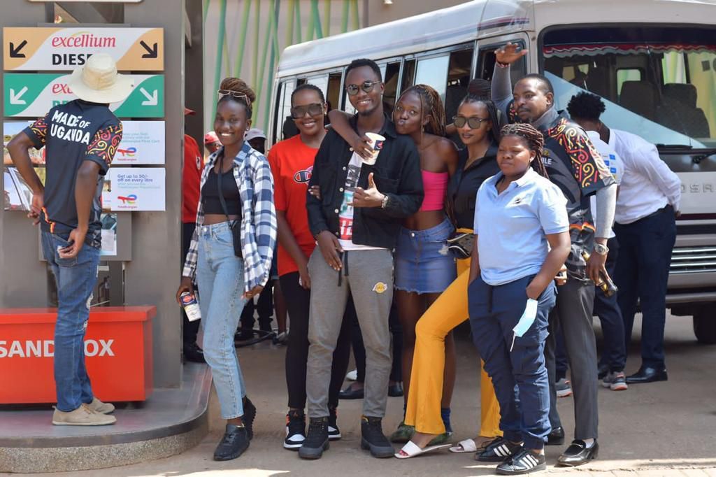 Travellers to kabale