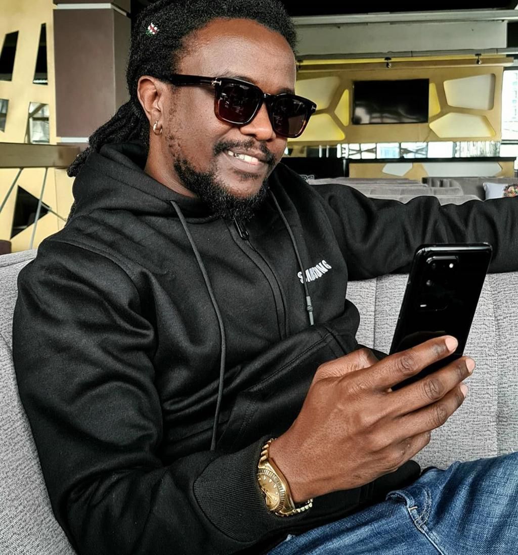 Don't hurt us dear crush – Fans react as Nyashinski shares video with wife for the first time