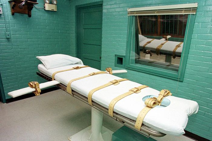 Lethal injection table