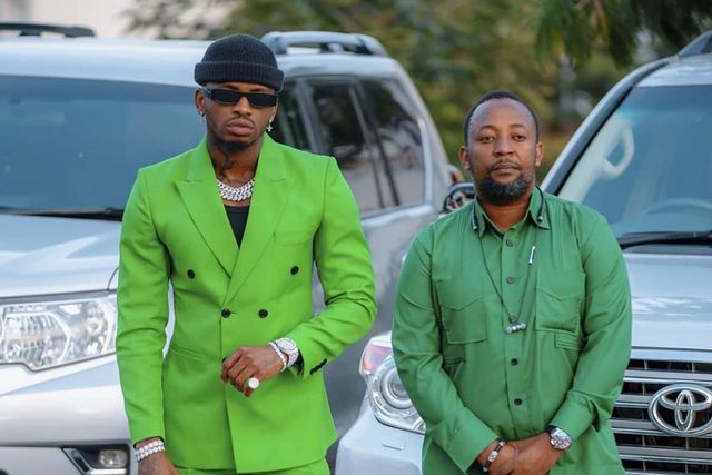 Diamond Platnumz’s message to Manager Babu Tale as he joins Politics