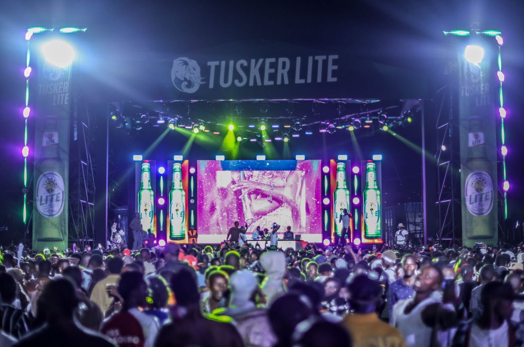 Stanley Street turned into a glowing sea of colour, lights, and music as the Neon Rave shut down Kasese with one of the wildest parties the town has ever seen.