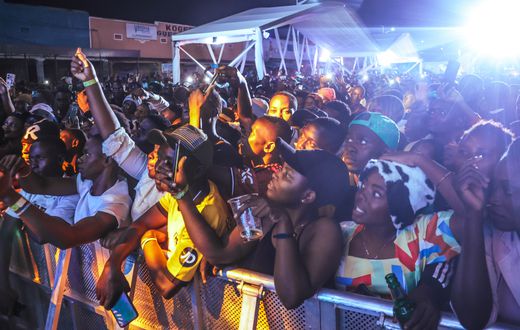Stanley Street turned into a glowing sea of colour, lights, and music as the Neon Rave shut down Kasese with one of the wildest parties the town has ever seen.