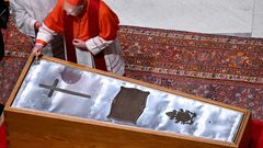 Pope Francis' coffin was sealed