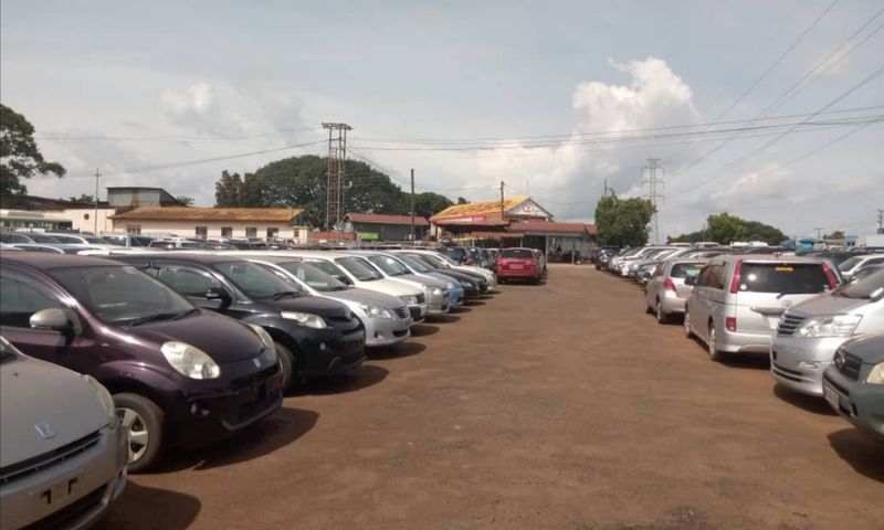 Several car dealers and bond operators encroaching on the Nakawa-Banda-Kireka road