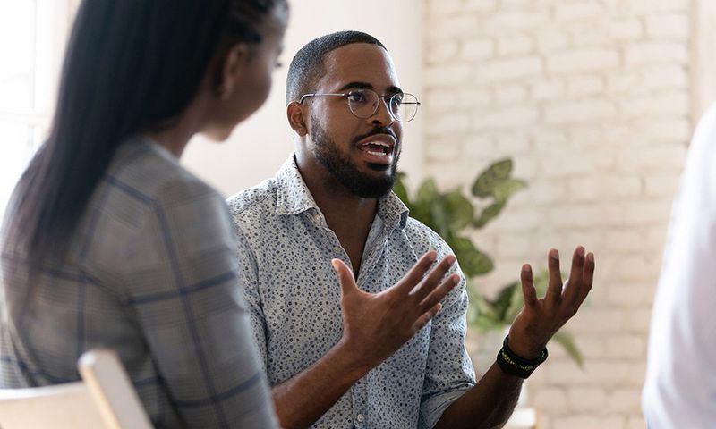 How to tell a liar from his body language [Themeet]