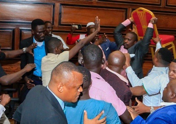 Councilors used furniture to attack each other
