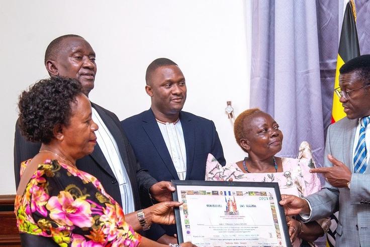 Charles Peter Mayiga met with the family of the late Tamale Mirundi