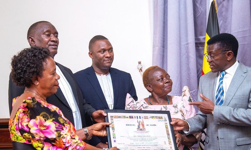 Charles Peter Mayiga met with the family of the late Tamale Mirundi