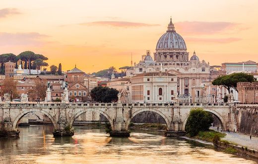 This is the smallest country in the world [www.historycom]