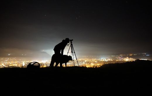 This year, there is a possibility that some countries in the Western Hemisphere may witness the crescent moon before Mecca, Saudi Arabia, which traditionally leads the announcement of Ramadan’s start.