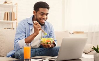 You shouldn't eat while watching a movie [iStock]