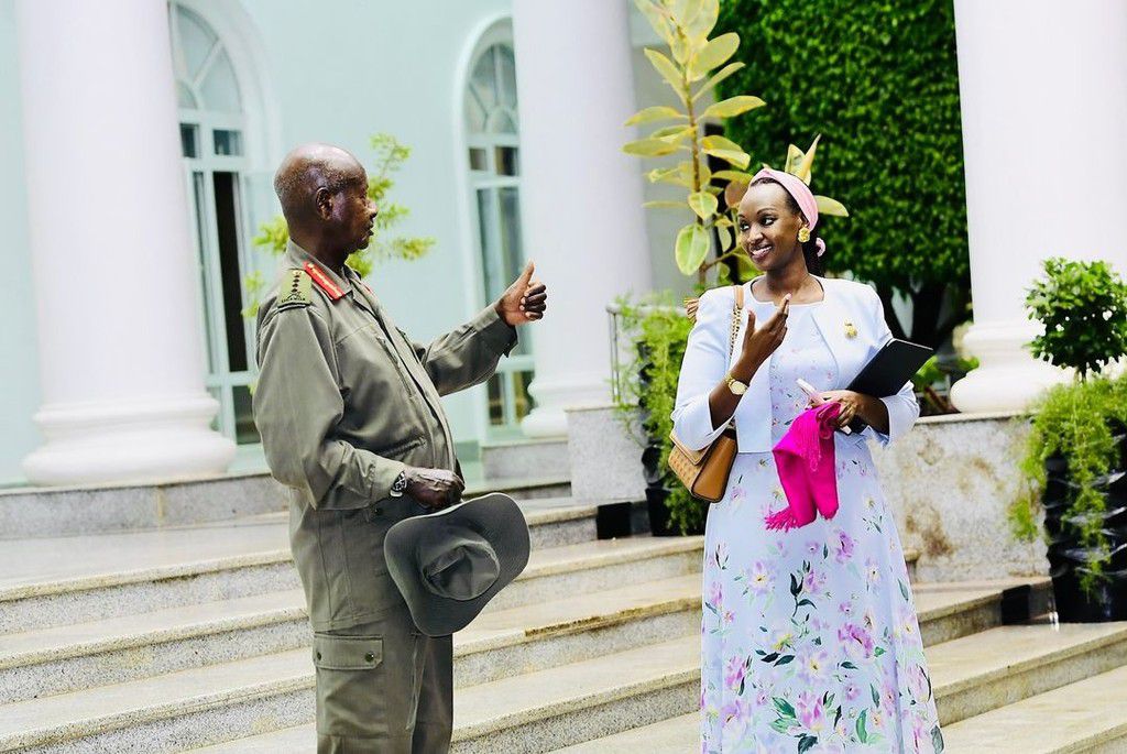 President Museveni chats with Diana Kyaremera