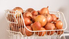 How to store onions the right way so they last longer [Bagels and Lasagna]