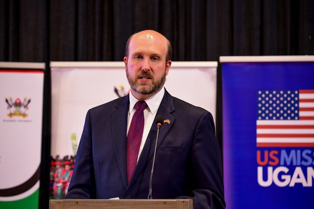 Amb William Popp