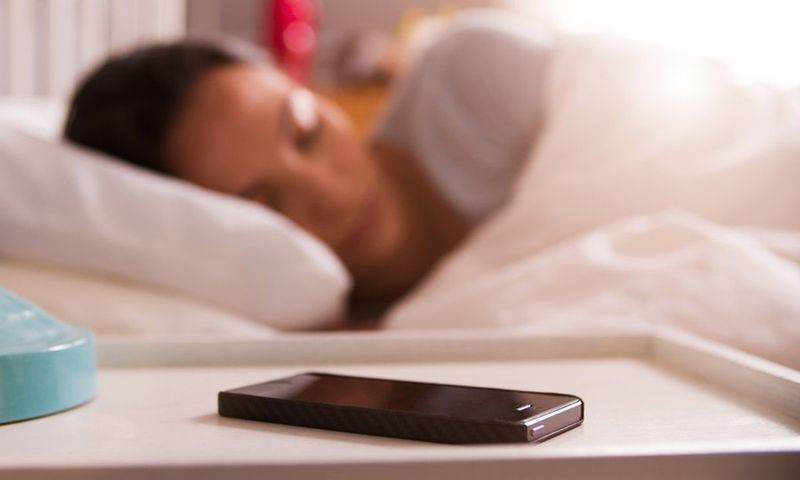 Having your phone nearby can disrupt your sleep [GadgetByteNepal]