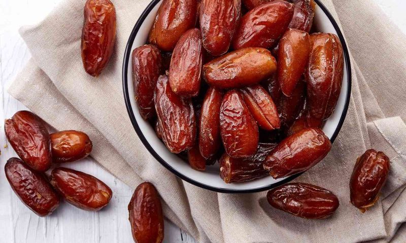 What are the side effects of eating dates? [RealSimple]