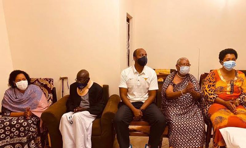 Rev. Richard Baguma seated next to King Oyo Nyimba
