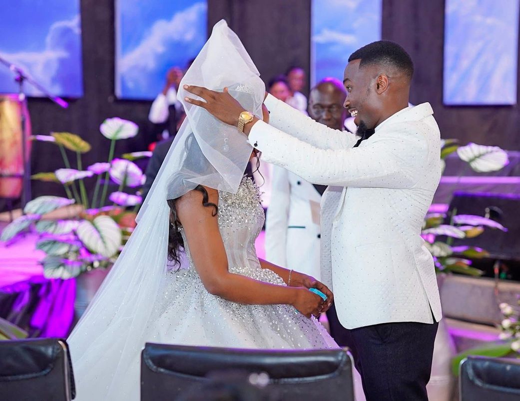 Jonas weds Baby Gloria