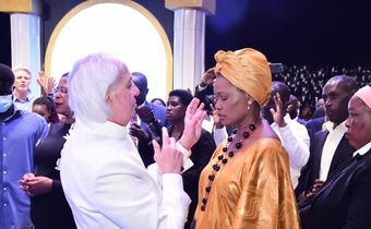 Pastor Benny Hinn prays for HRH Sylvia Nagginda Luswata