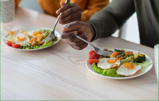 Spreading your calories throughout the day may keep your metabolism humming