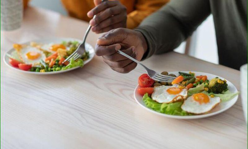 Spreading your calories throughout the day may keep your metabolism humming