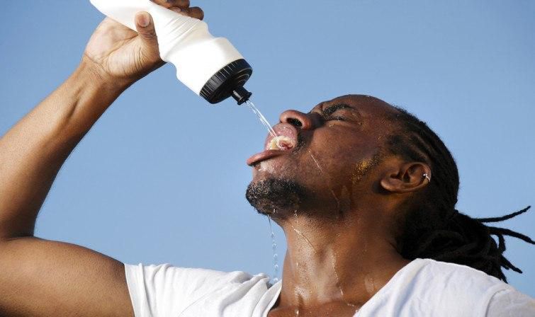 ___9044524___2018___10___30___9___black-man-drinking-water3-755x448