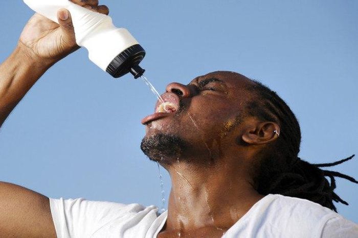 ___9044524___2018___10___30___9___black-man-drinking-water3-755x448