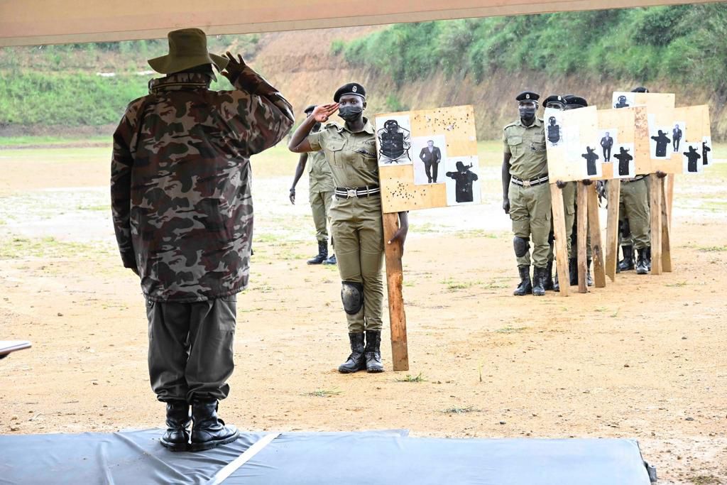 Museveni passed out 2000 new police officers