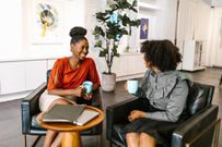 8 tips on how to talk to anyone and hold conversation comfortably/Pexels