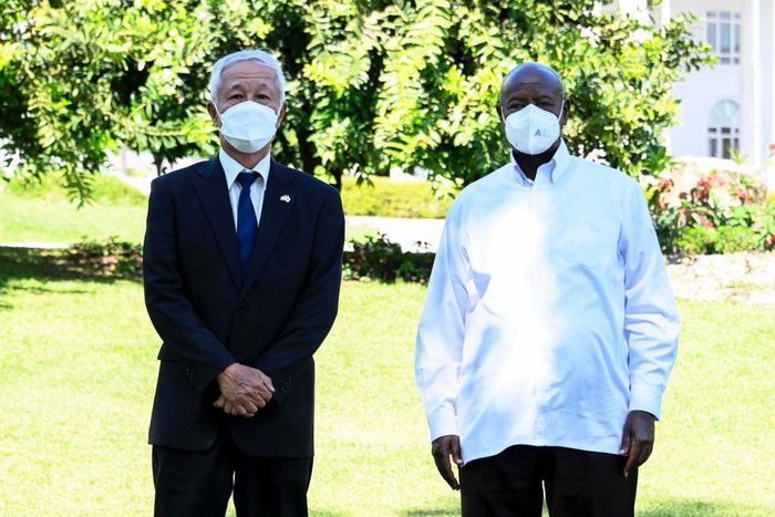 President Yoweri Museveni met with the outgoing Ambassador of Japan, Fukuzawa Hidemoto, at Entebbe.