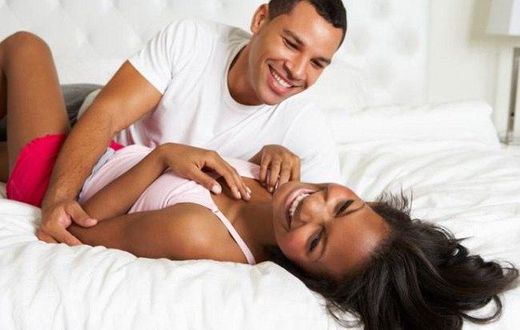 ___7797418___2018___1___3___14___black-couple-in-bed-sex-love-laugh-happy-e1474979133812_690x450_crop_80