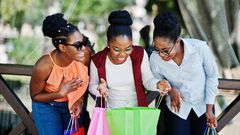 5 People you should never go shopping with