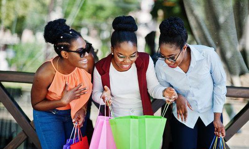 5 People you should never go shopping with