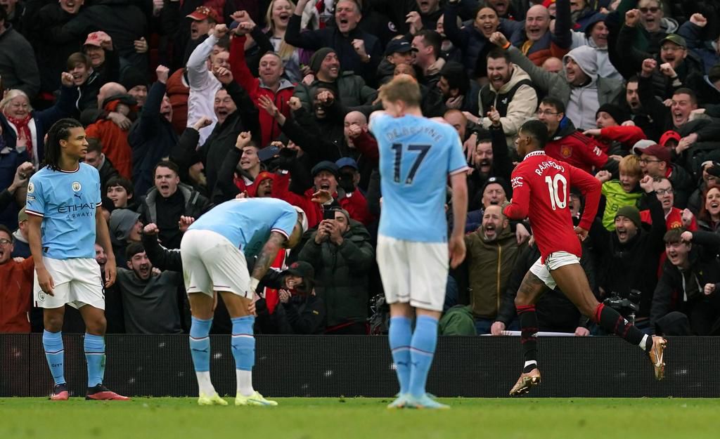 Manchester City fell to a 2-1 defeat against Manchester United at Old Trafford in the Premier League
