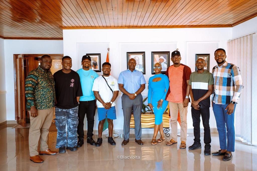 Image Source: Blacvolta | Blacvolta team in a picture with Amb. Kwame Ejalu, Honorary Consul of Ghana to Uganda & his Counsel at the Ghana Honorary Consulate of Uganda