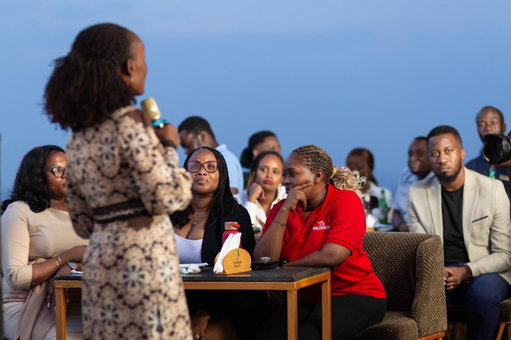 The event drew on the symbolic traditional African fireplace, the "Kyoto,"